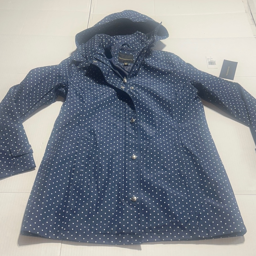 NWT Weathrproof Navy & white Polka Dot Raincoat w pockets zipper and buttons